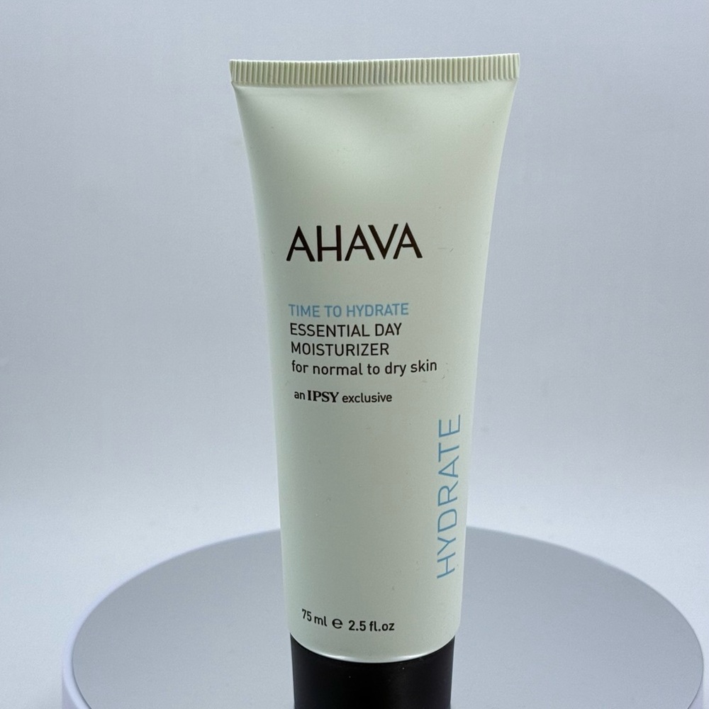 AHAVA Essential Day Moisturizer - Cream